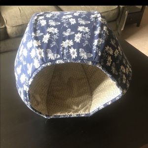 The Cat Ball Pet Bed
